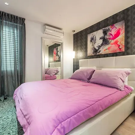 Luxury Violet Sea View Apartment *