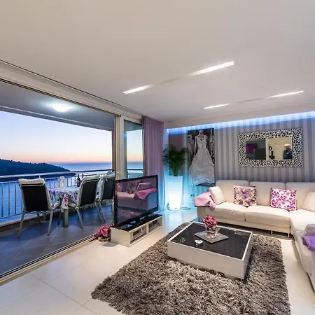 Luxury Violet Sea View *