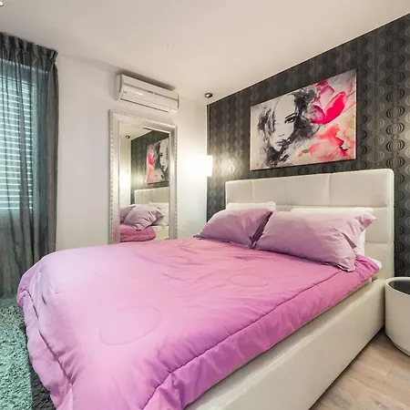 Luxury Violet Sea View Apartment