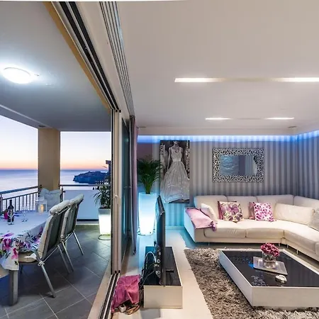 Luxury Violet Sea View Apartment *